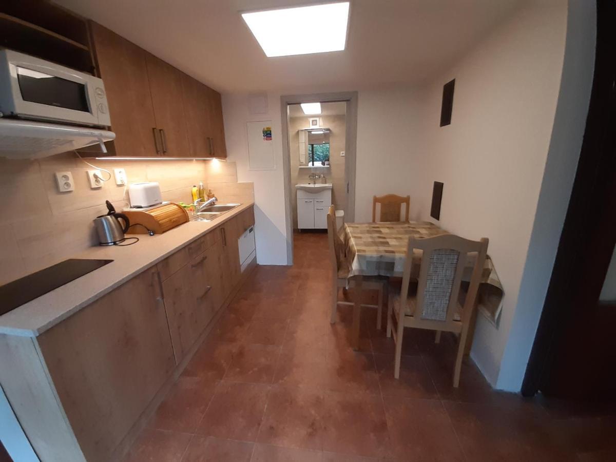 Holiday Home Zajicovi Rabyne Zewnętrze zdjęcie