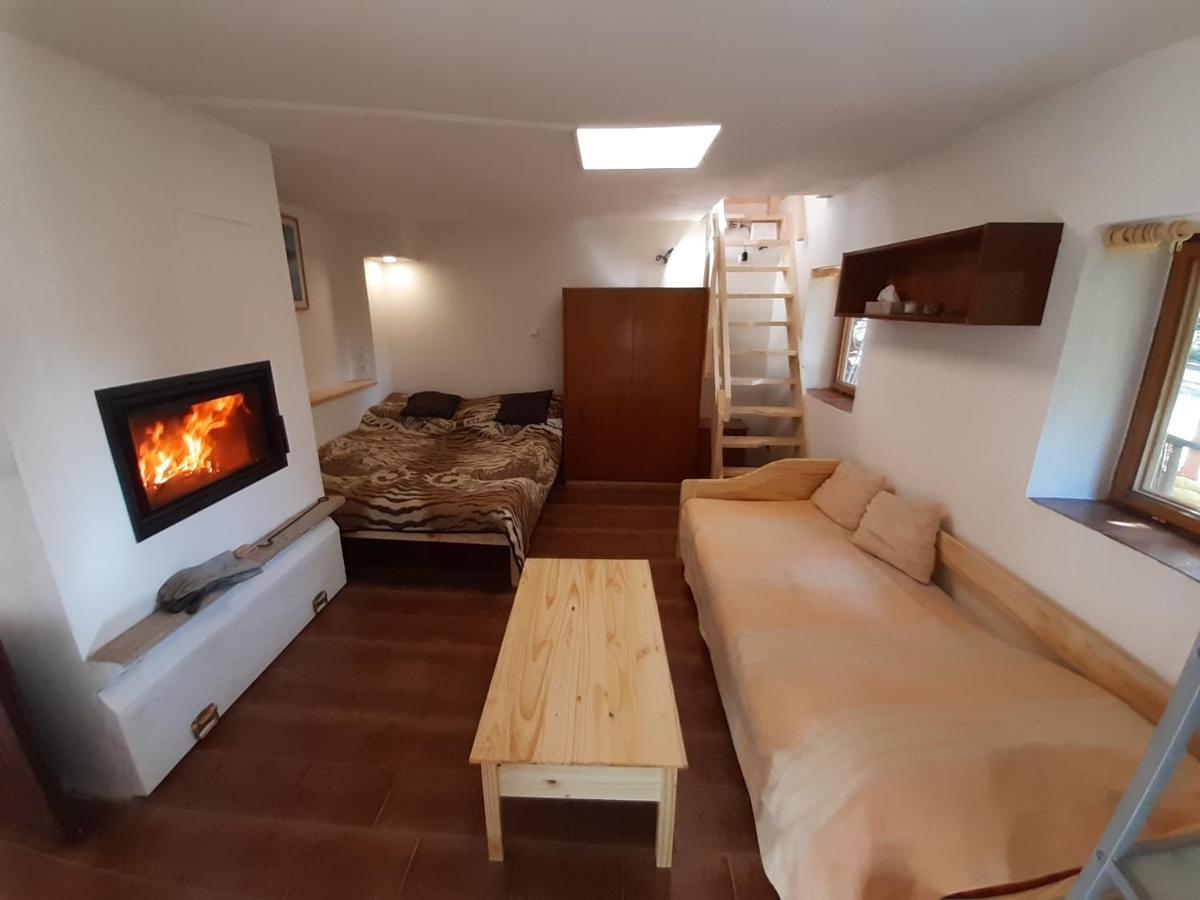 Holiday Home Zajicovi Rabyne Zewnętrze zdjęcie